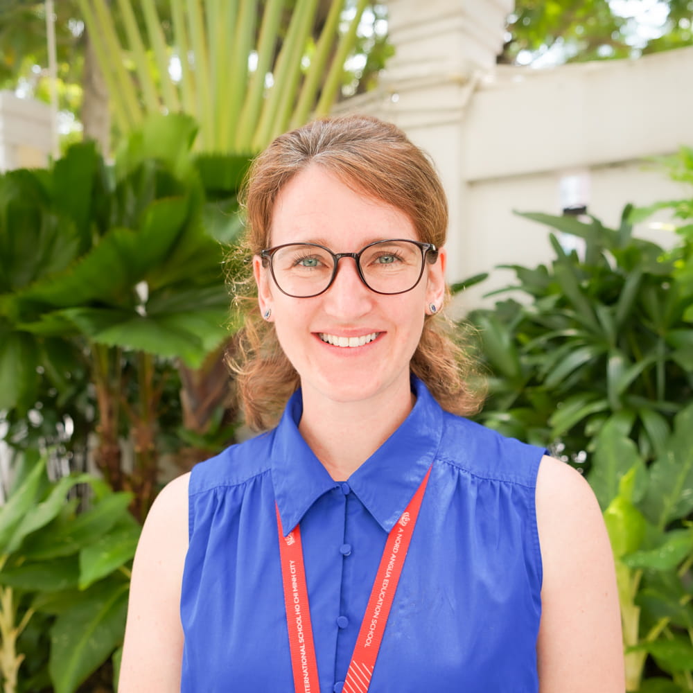 How We Teach | BIS HCMC - Feature Cards Tabs