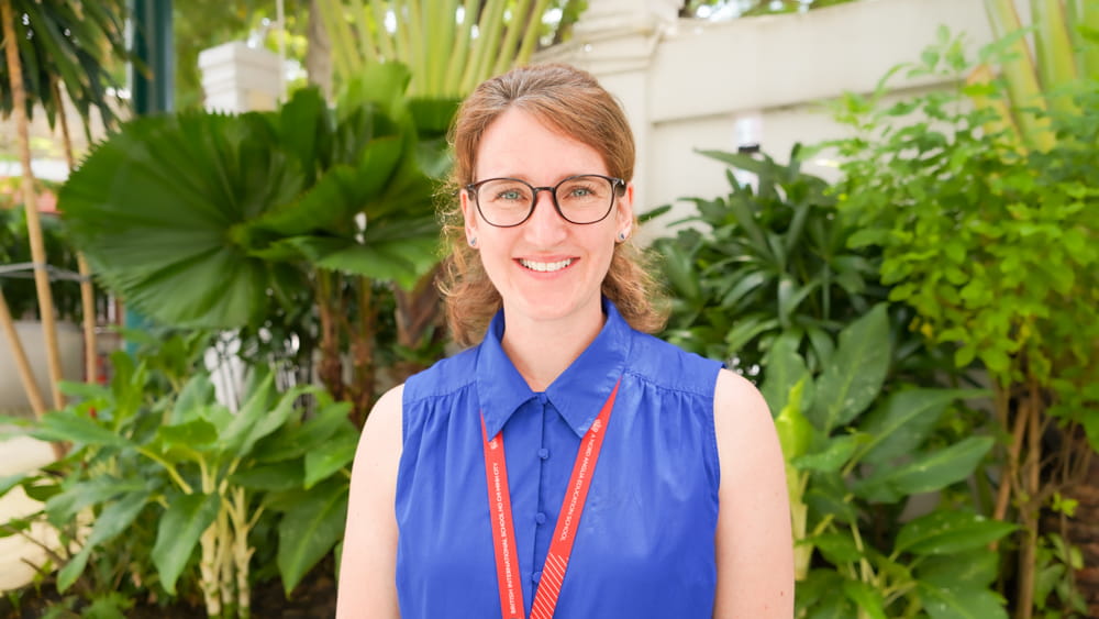 How We Teach | BIS HCMC - Feature Cards Tabs