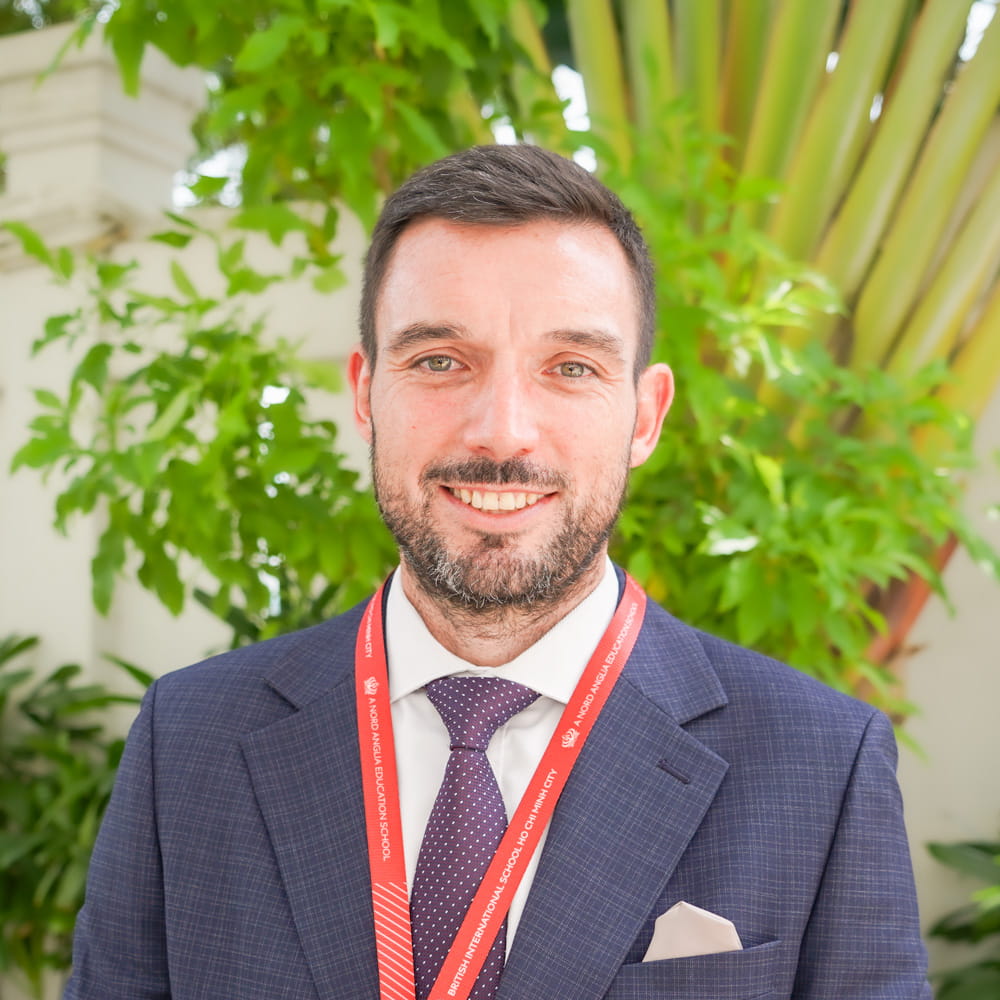 How We Teach | BIS HCMC - Feature Cards Tabs