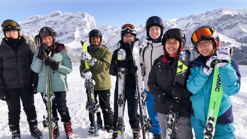 Outstanding Experiences | BIS HCMC - 07 - Feature Cards Pattern - Expeditions