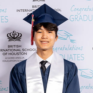 Academic Excellence | British International School of Houston - Feature Cards Pattern 1