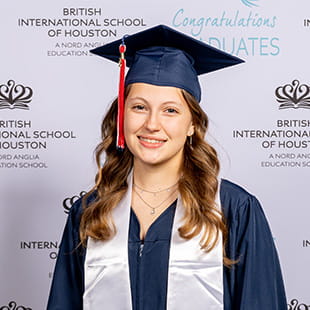 Academic Excellence | British International School of Houston - Feature Cards Pattern 1