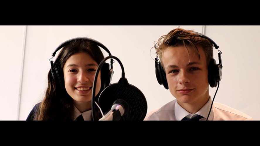 215195croppedw1366h500of1FFFFFFpodcastpagebannerheroeliangelina