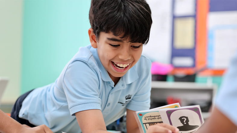 British International School of Houston Summer Camp | BIS Houston - Feature Cards Pattern