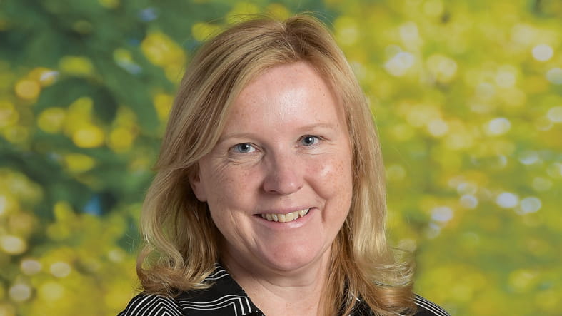 helen-carruthers