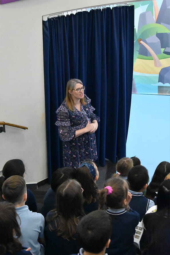 House Logo Design Competition - Carousel For News Detail