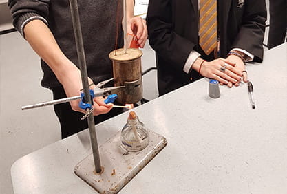 Looking at exothermic and endothermic reactions