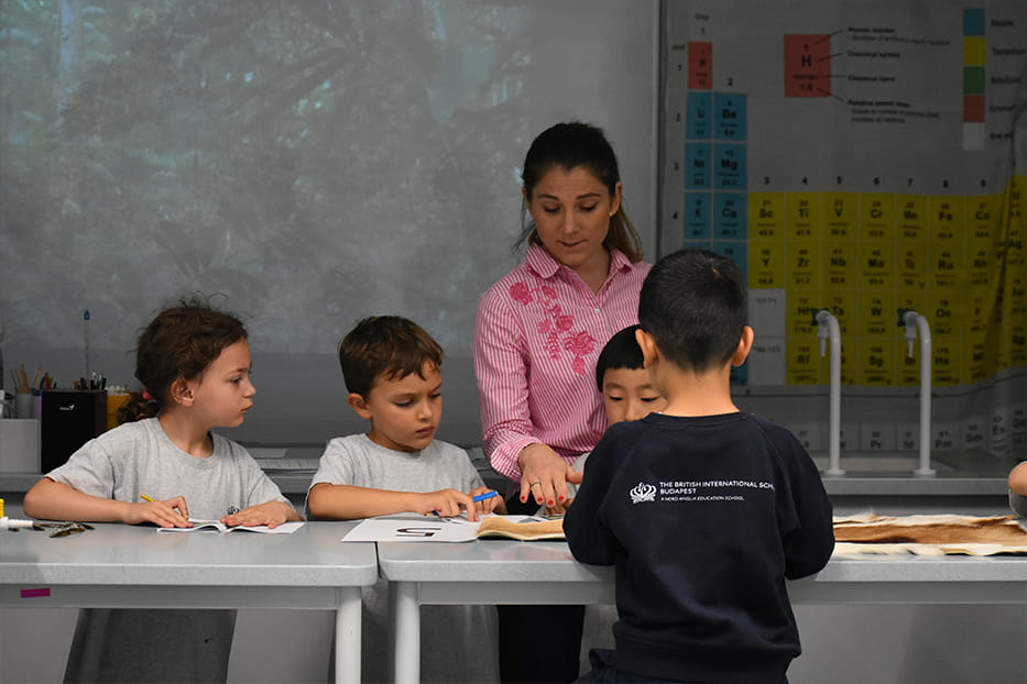 Year 1 visit to the Science Lab - Carousel For News Detail
