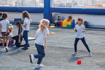 Summer Camps & Programs in Chicago | BISC Lincoln Park - Feature Cards Pattern