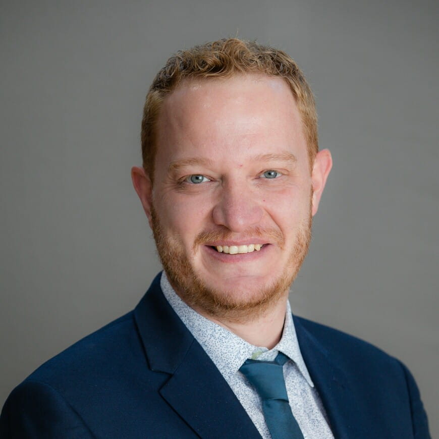 Our Staff & How We Teach | BISC Lincoln Park - Feature Cards Tabs