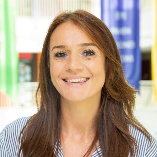 Our Staff & How We Teach | BISC Lincoln Park - Feature Cards Tabs