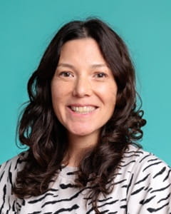 Our Staff & How We Teach | BISC Lincoln Park - Feature Cards Tabs