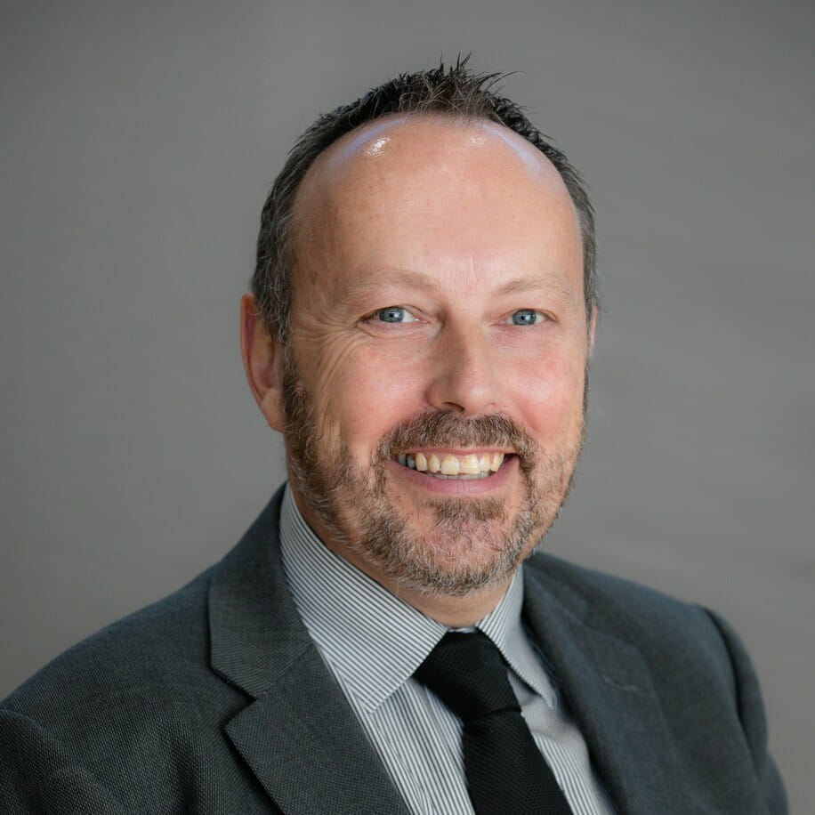 Our Staff & How We Teach | BISC Lincoln Park - Feature Cards Tabs