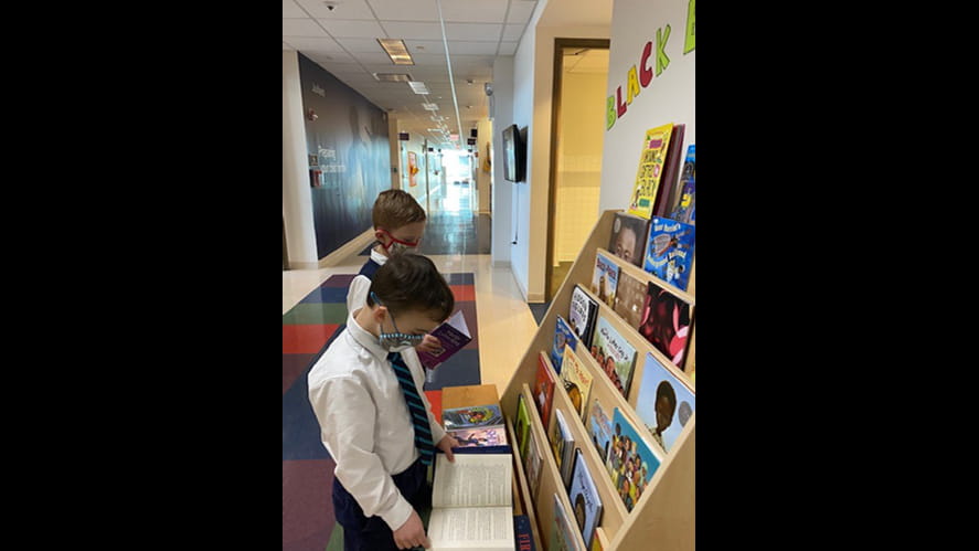 Y3 students reading