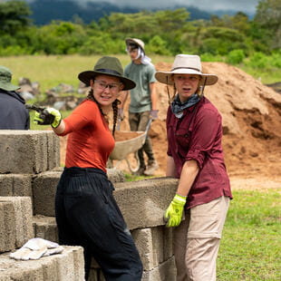 BIS South Loop students on volunteer trip
