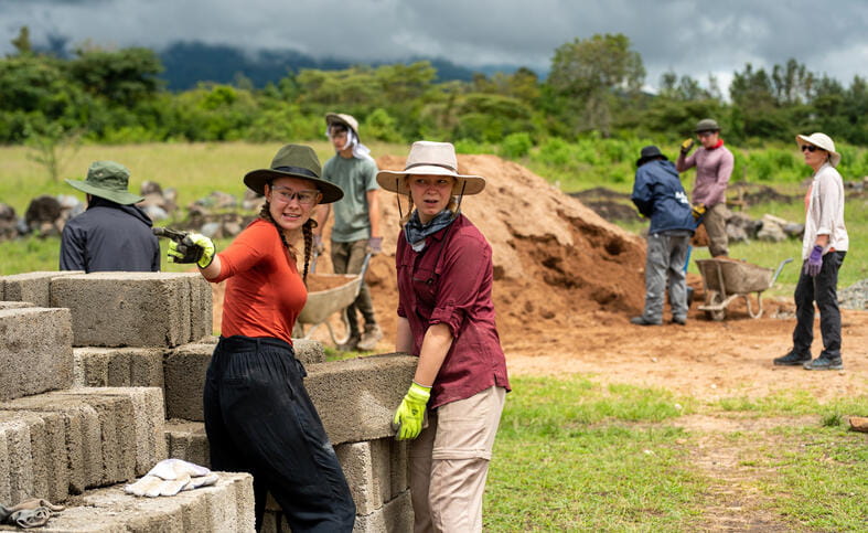 BIS South Loop students on volunteer trip