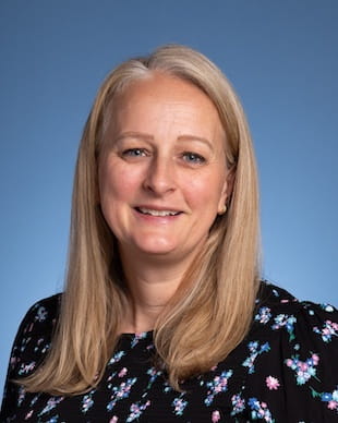 How We Teach | BIS Chicago, South Loop | Nord Anglia - Feature Cards Tabs