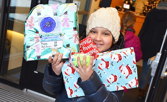 Bulldogs Give Back for the Holidays - bulldogs-give-back-for-the-holidays