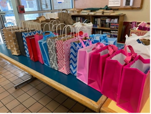 South Loop Private School Donates 600 Lunches to CHI - south-loop-private-school-donates-600-lunches-to-chi-initiative