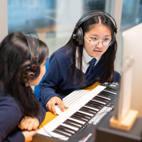 上海国际初中学校 | 上海英国学校浦西校区 - Small Text And Image 1