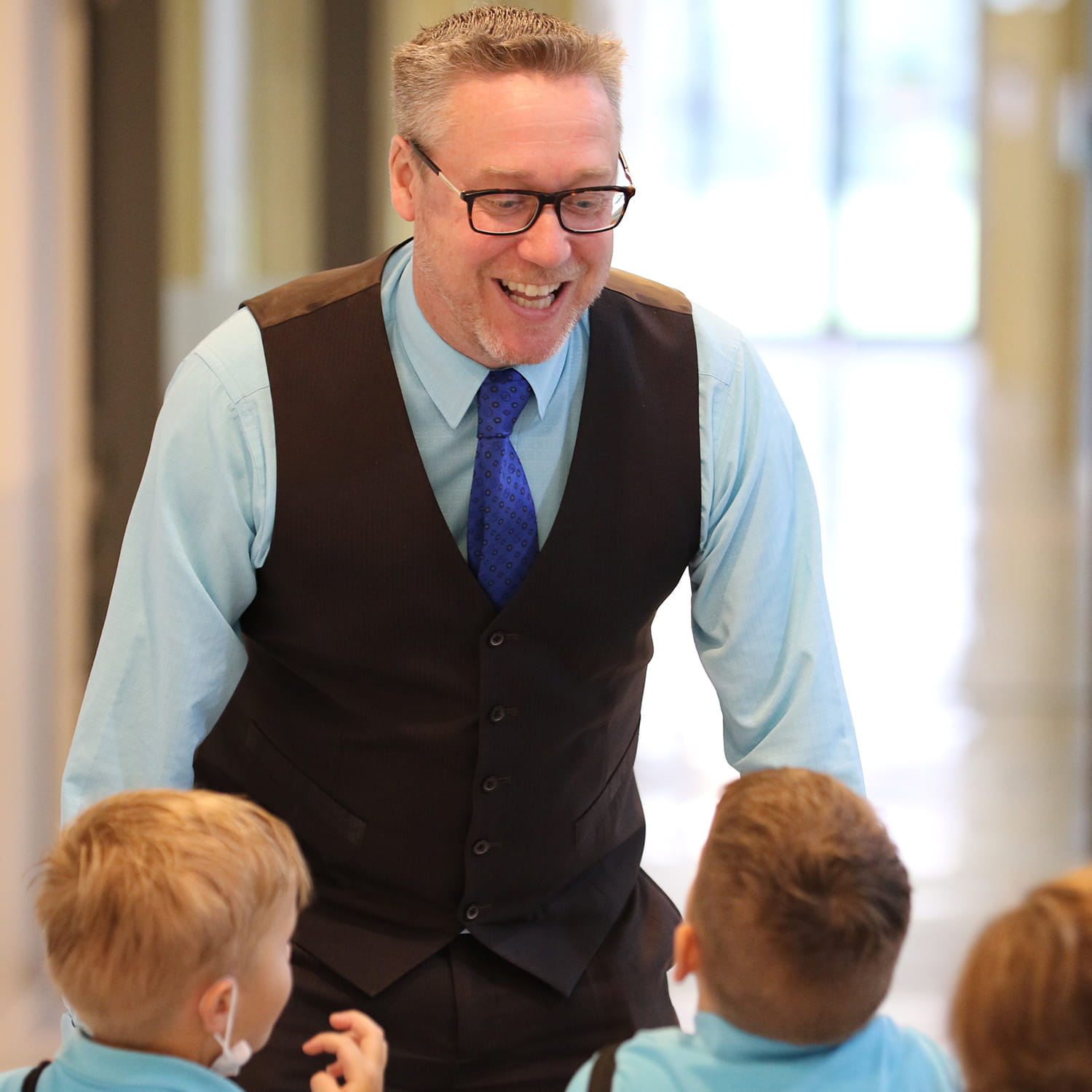 学校师资介绍与办学理念 | 上海英国学校浦西校区 - Feature Cards Tabs