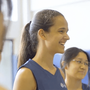 学校师资介绍与办学理念 | 上海英国学校浦西校区 - Copy of 08 - Feature Cards Pattern