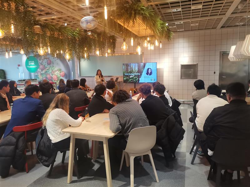 Exploring Business Beyond the Classroom: IKEA - Exploring Business Beyond the Classroom