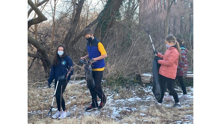 Students Lead Initiative to Protect the Environment at DC Park Dumbarton Oaks-students-lead-initiative-to-protect-the-environment-at-dc-park-dumbarton-oaks-Litter Pickup 4