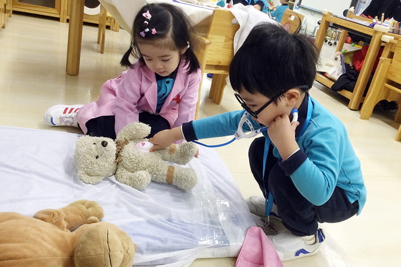 Hello Mr Skeleton! | BSB Sanlitun - Hello Mr Skeleton