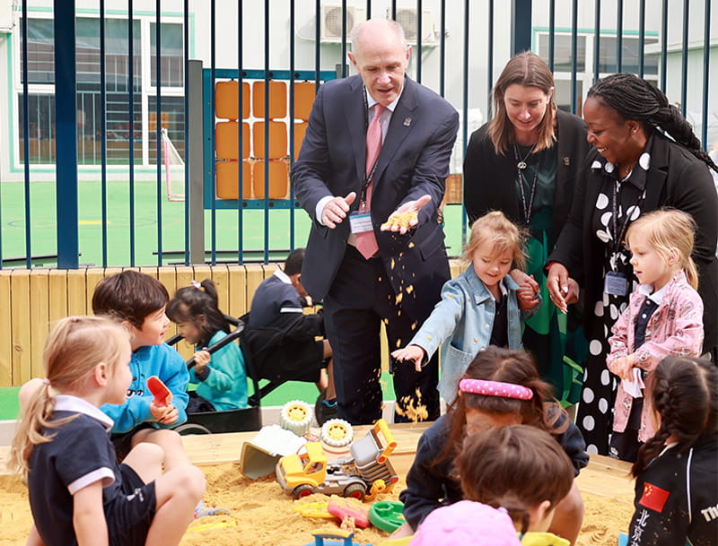 Nord Anglia Education CEO Visited BSB Sanlitun | BSB Sanlitun - NAE CEO Visited BSB Sanlitun