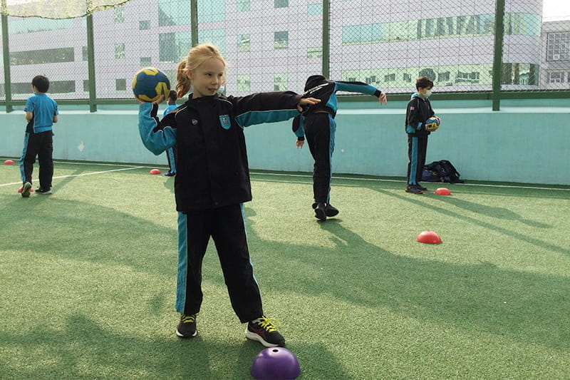 Getting to grips with handball | BSB Sanlitun - Getting to grips with handball