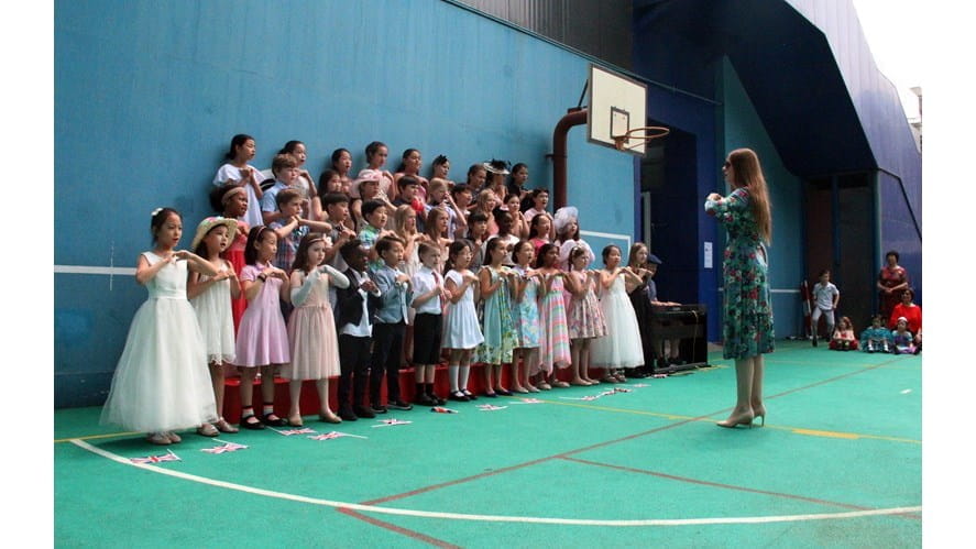 The Amazing BSB Sanlitun Choir - the-amazing-bsb-sanlitun-choir