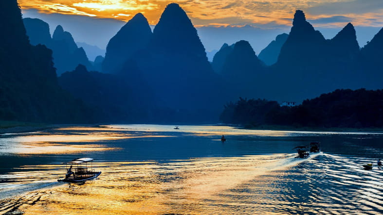 Outstanding Experiences | BSB Sanlitun - 07 - Feature Cards Pattern - Expeditions