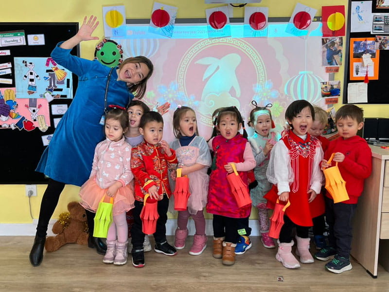 幼儿园小班认识社区帮手 - Teddies learning about Community Helpers