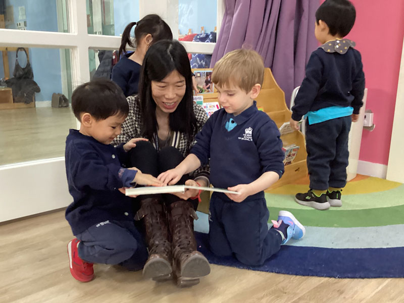 幼儿园小班认识社区帮手 - Teddies learning about Community Helpers
