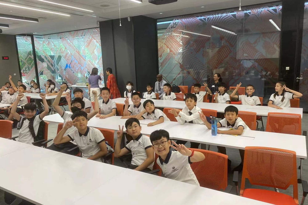六年级参观微软总部技术中心 - Year 6 visits Microsoft HQ Tech Hub