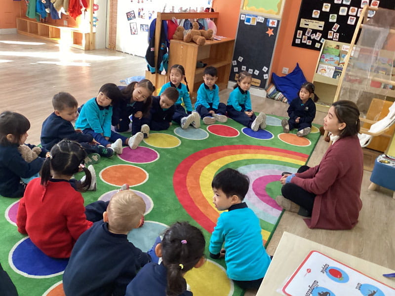Teddies exploring new Learning Space - Teddies exploring new Learning Space