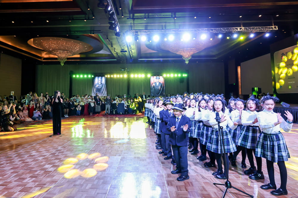 BSB 顺义合唱团在英国舞会的精彩表演！ - BSB Choir delighted audience at the British Ball 2023