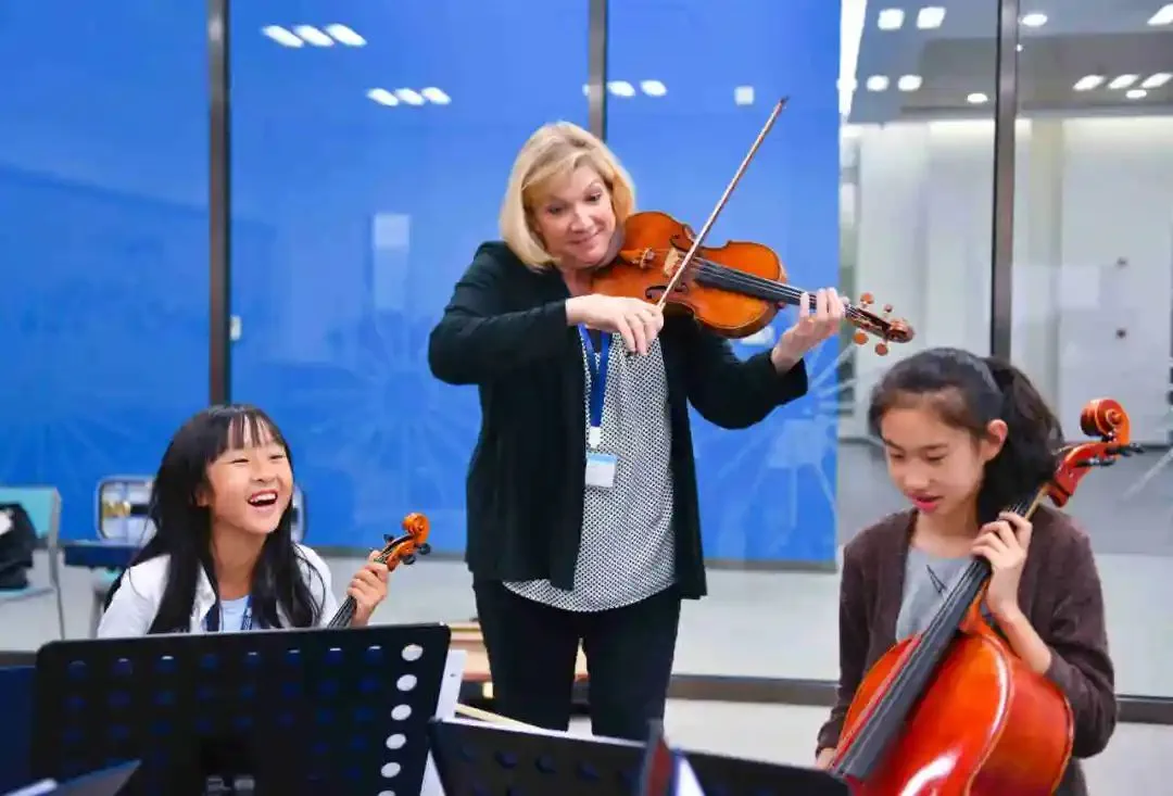 茱莉亚学院课程专家 Brian Drye 访问 BSB – 2024 年 1 月 - Juilliard Curriculum Specialists Brian Drye visits BSB Jan 2024