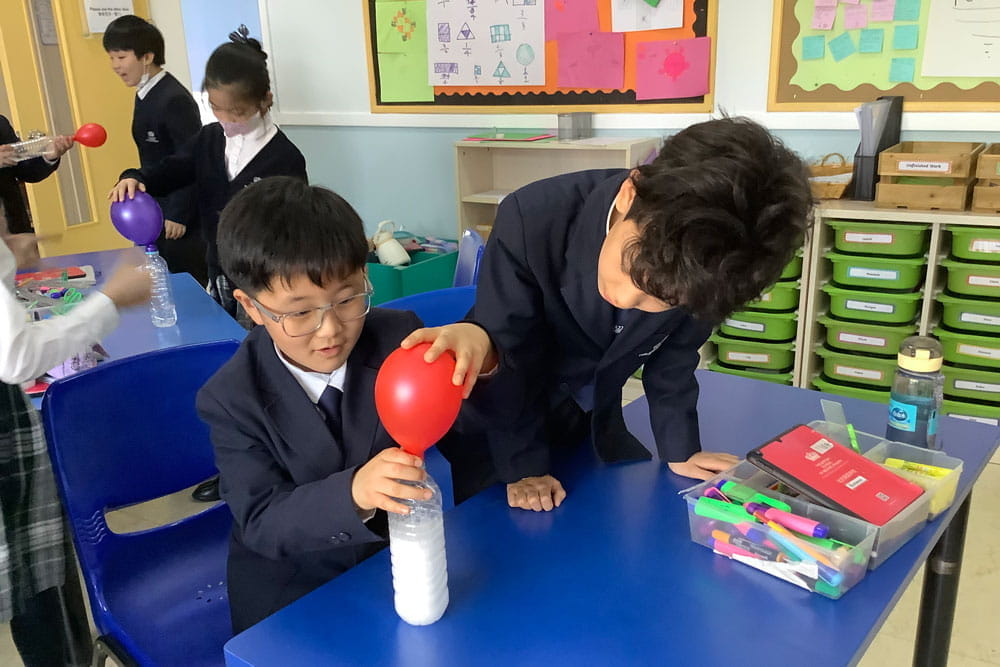 Year 4 blown away by Science experiments - Year 4 blown away by Science experiments