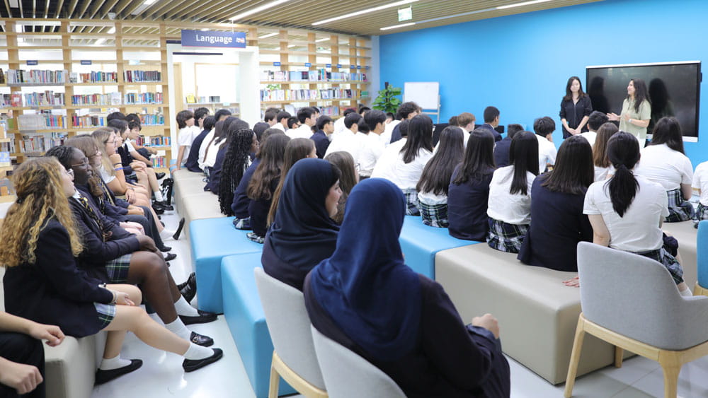 BSB Alumni Ayushi and Carmen talk about university life - BSB Alumni Ayushi and Carmen talk about university life