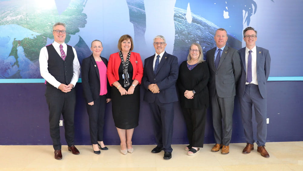 Outstanding teachers make outstanding schools - Outstanding teachers make outstanding schools