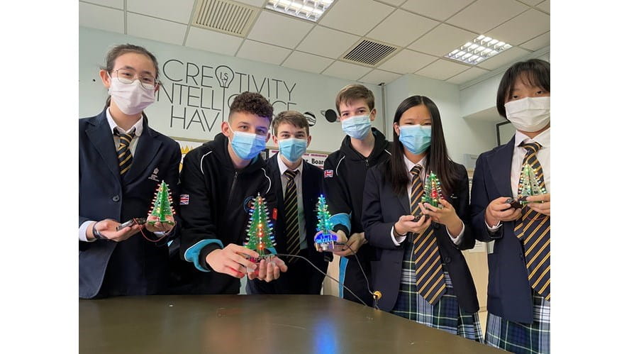 用物理知识“浇灌”LED圣诞树！-building-led-christmas-trees-in-physics-2020 Building LED Christmas Trees in Physics Group 2