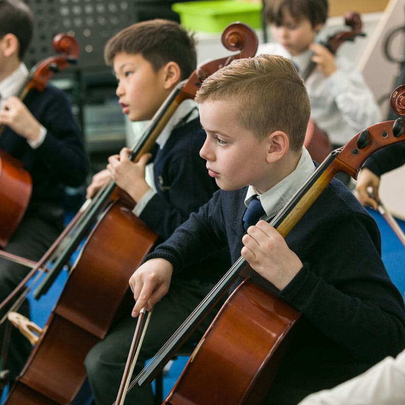 家长须知 | 北京英国学校顺义校区 - Feature Cards Pattern