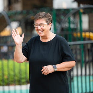 国际学校教师与员工|广州英国人学校 - Feature Cards Tabs