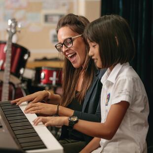 精彩的课外活动 | 广州英国学校 - Copy of 04 - Feature Cards Pattern - ASAs-CN