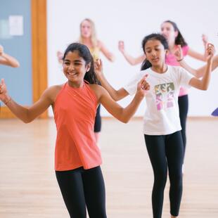 精彩的课外活动 | 广州英国学校 - Copy of 04 - Feature Cards Pattern - ASAs-CN