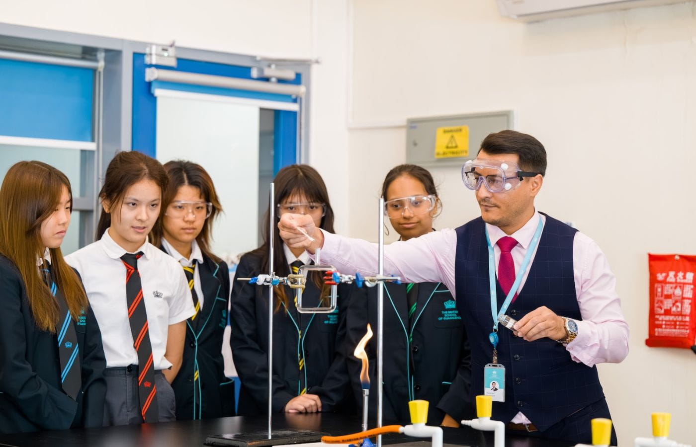 教学特色与学术优势|广州英国国际学校 - Full Width Image