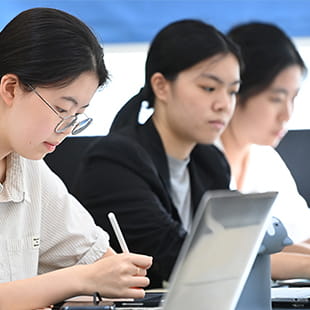 BSG Scholarship Award | Apply Now for Year 5-Year 12 Students - OUR SCHOLARSHIPS