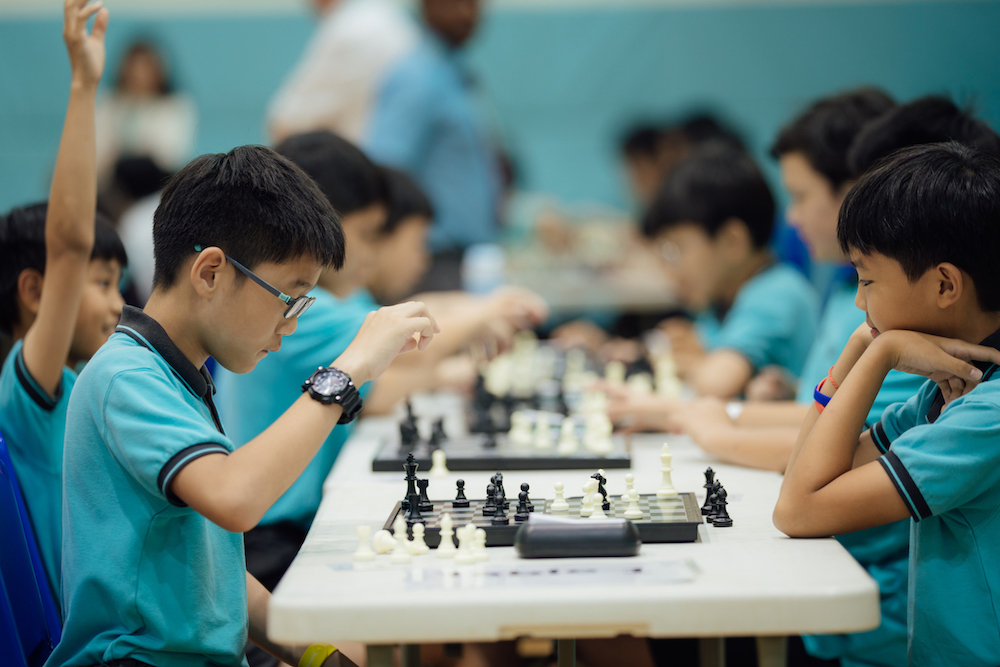 Pawn to D5, Bishop to G6, Rook to take white knight… CHECK! - Chess Tournament